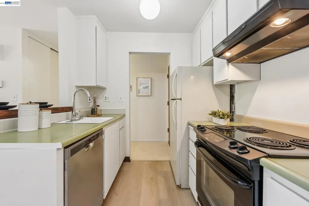 955 Shorepoint Court Alameda CA 94501