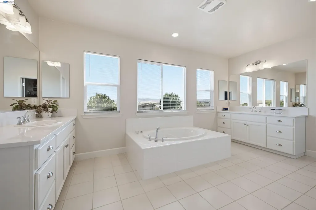 5555 Mountain Ridge Court Antioch CA 94531