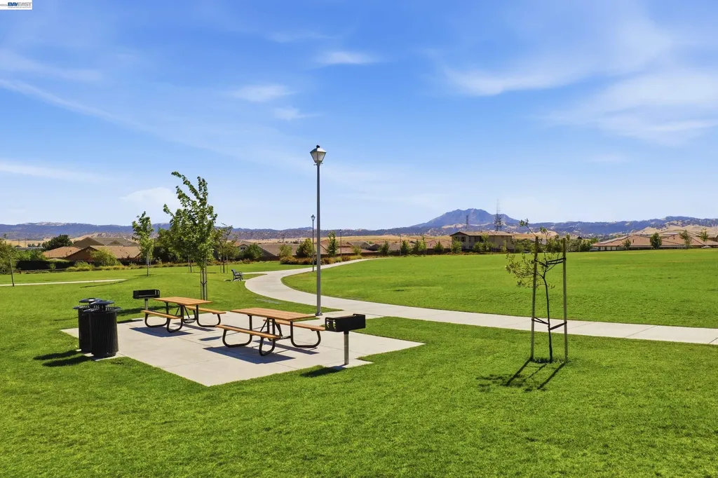 5555 Mountain Ridge Court Antioch CA 94531