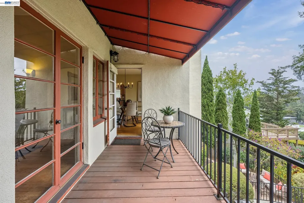 5765 Colton Boulevard Oakland CA 94611