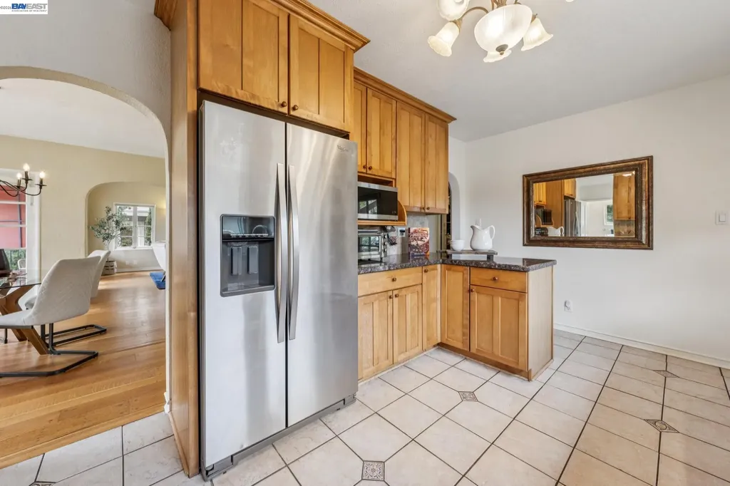 5765 Colton Boulevard Oakland CA 94611
