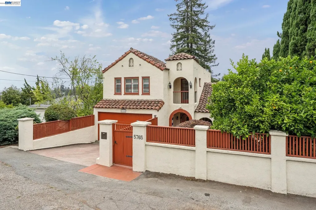 5765 Colton Boulevard Oakland CA 94611