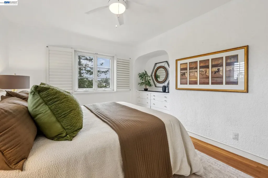 5765 Colton Boulevard Oakland CA 94611