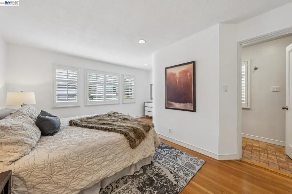 5765 Colton Boulevard Oakland CA 94611