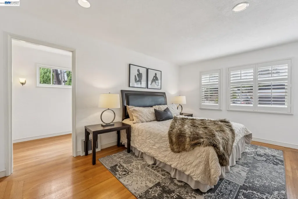 5765 Colton Boulevard Oakland CA 94611