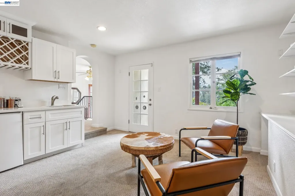 5765 Colton Boulevard Oakland CA 94611