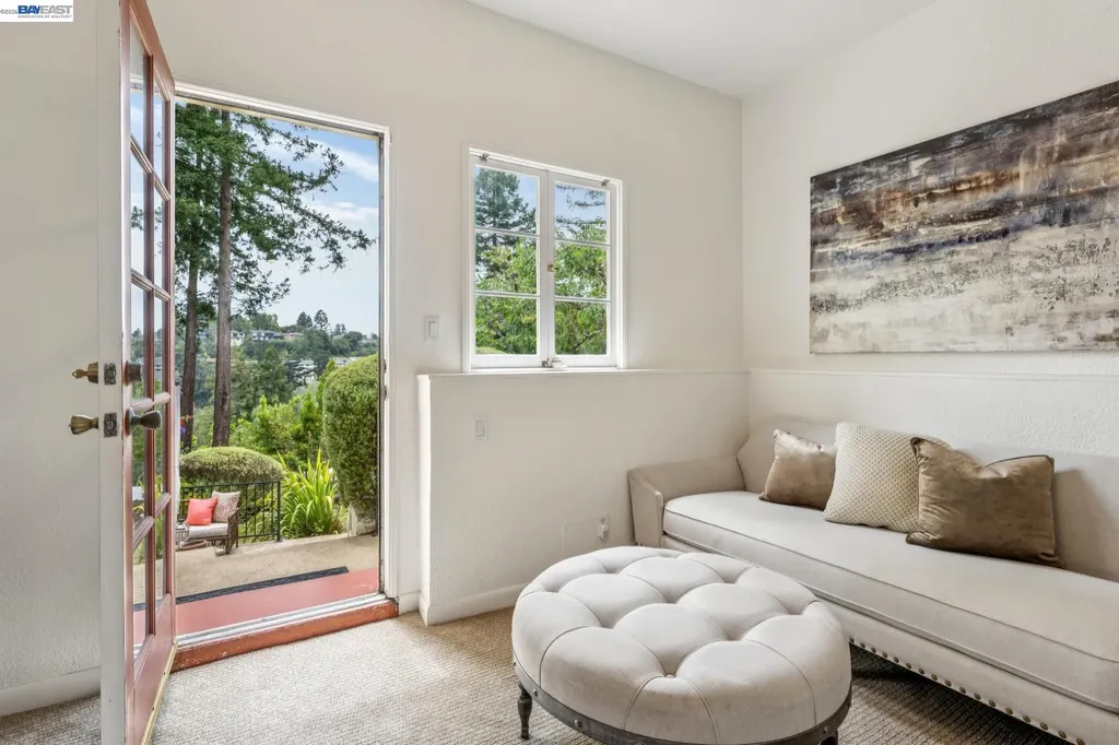 5765 Colton Boulevard Oakland CA 94611