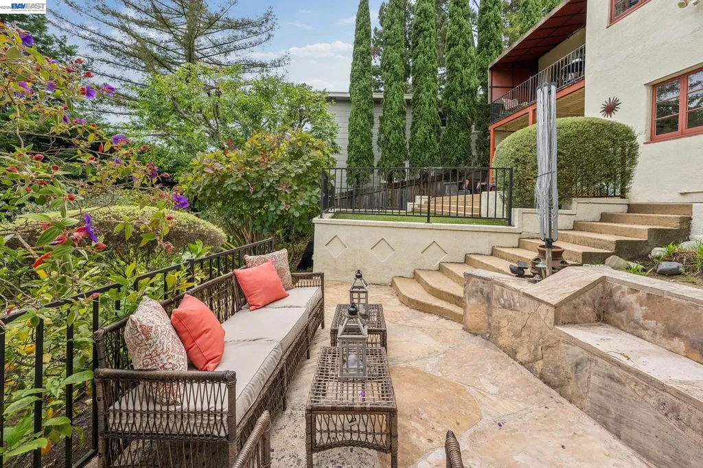 5765 Colton Boulevard Oakland CA 94611