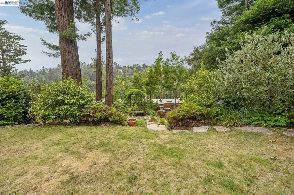 5765 Colton Boulevard Oakland CA 94611