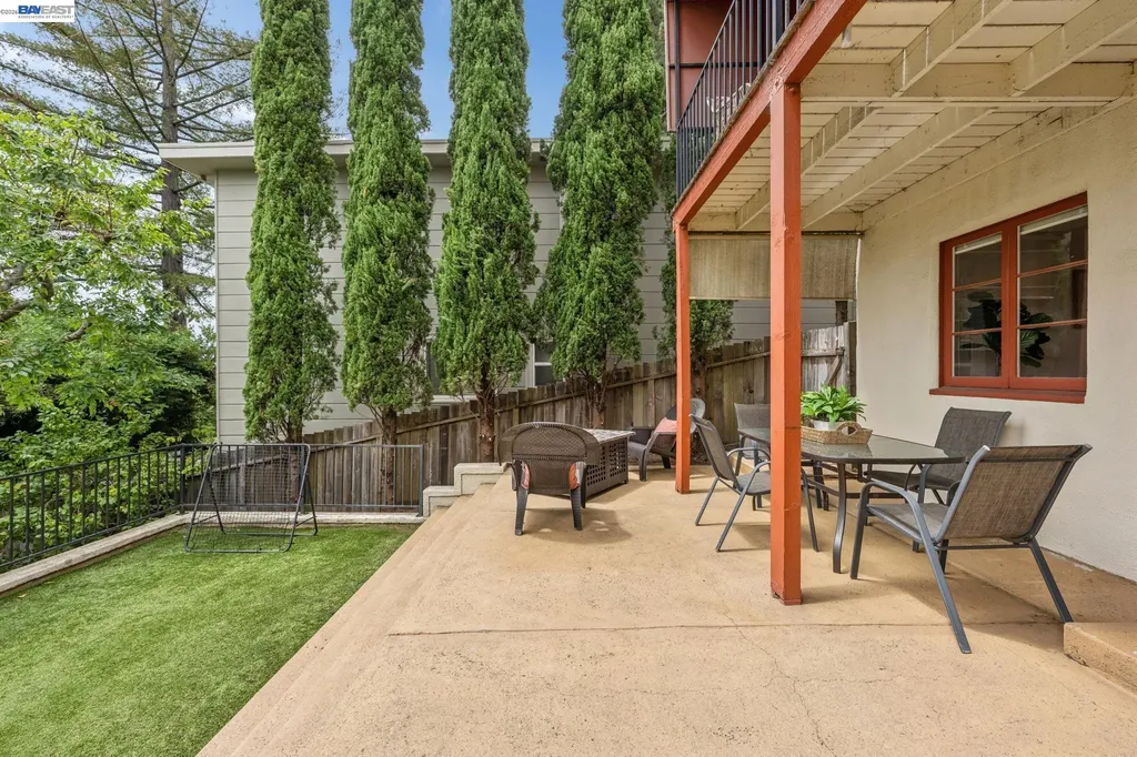 5765 Colton Boulevard Oakland CA 94611