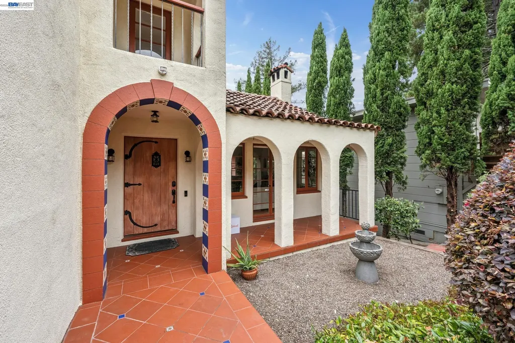 5765 Colton Boulevard Oakland CA 94611