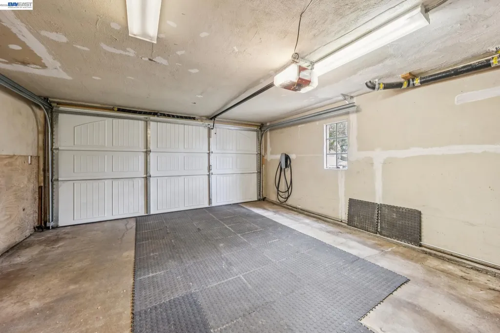 5765 Colton Boulevard Oakland CA 94611