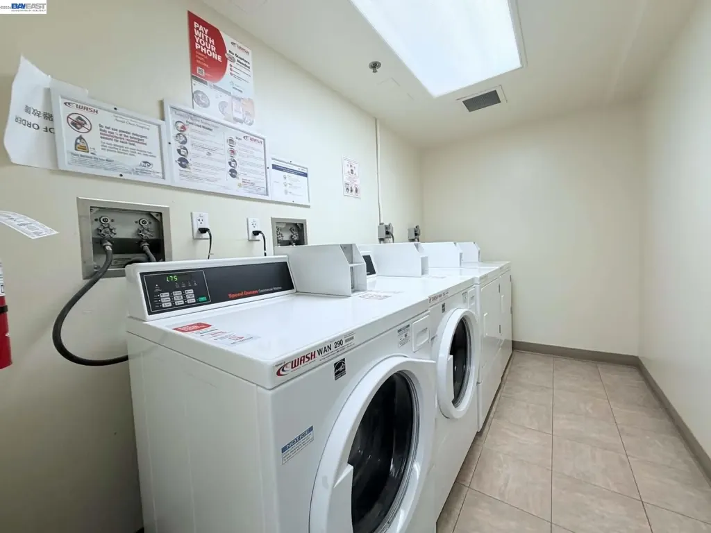 989 Webster Street Oakland CA 94607
