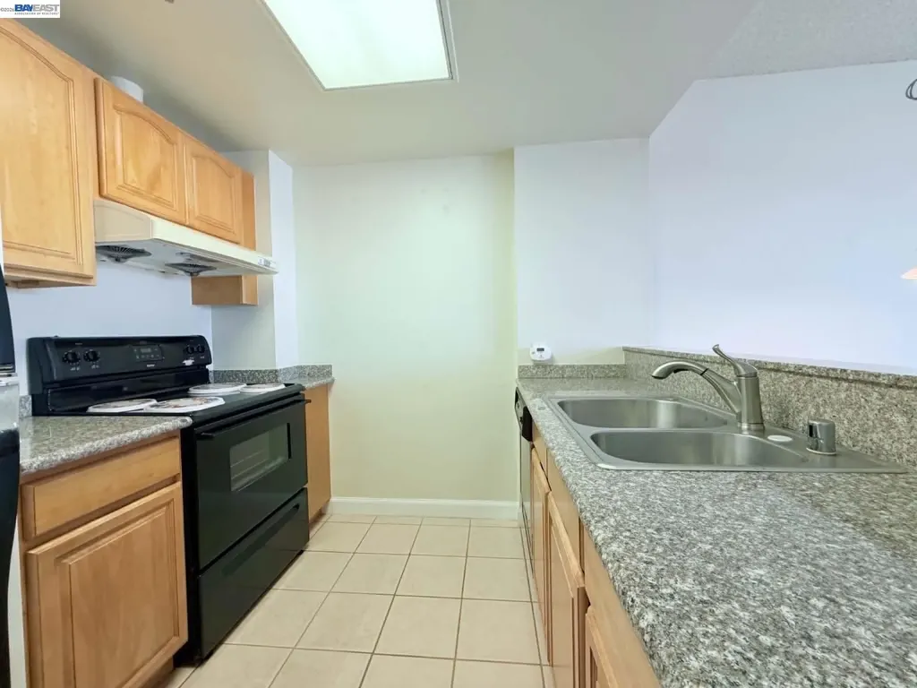 989 Webster Street Oakland CA 94607