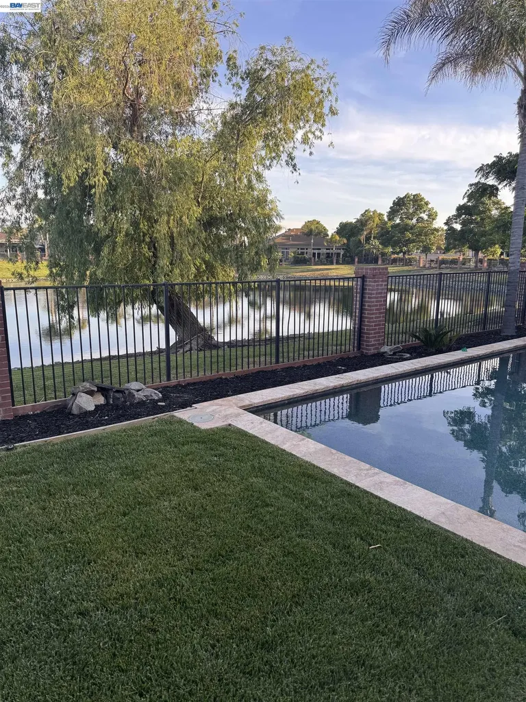 5661 Oakmont Court Discovery Bay CA 94505