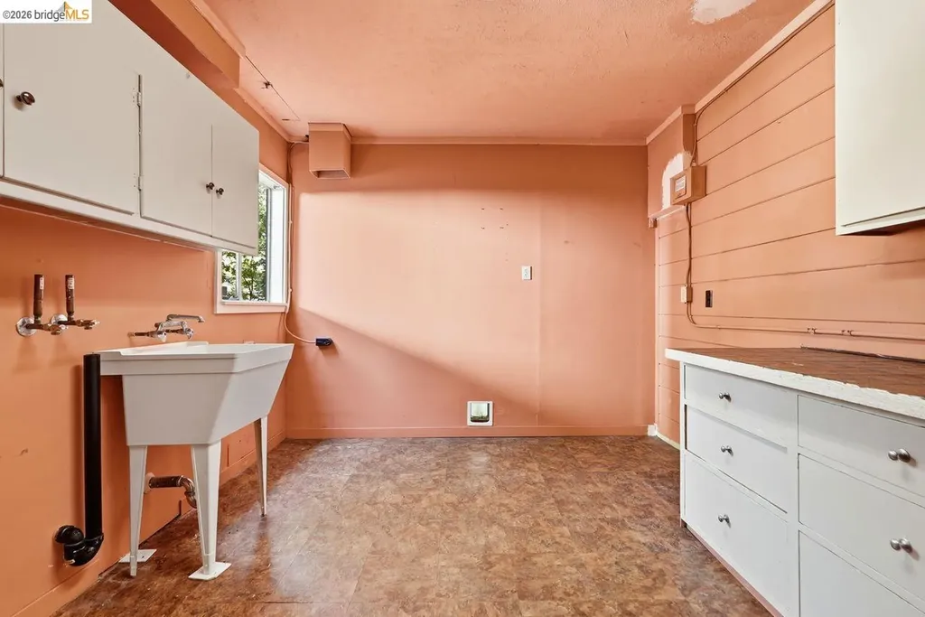6480 Ascot Drive Oakland CA 94611