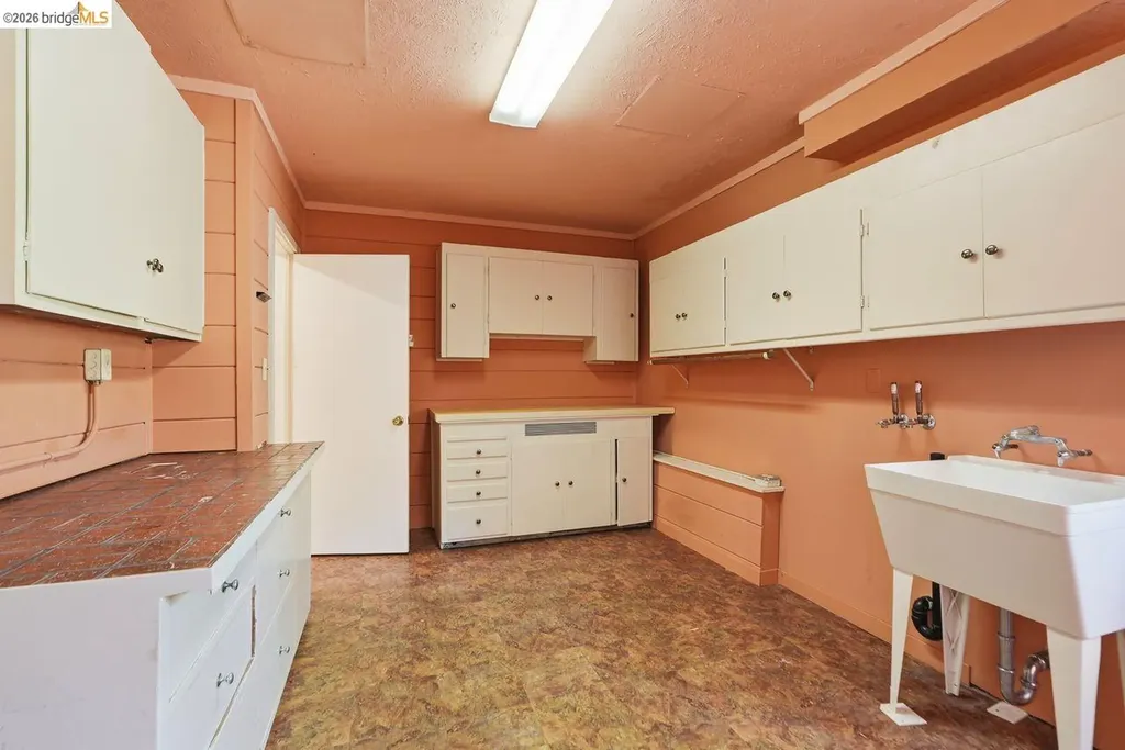 6480 Ascot Drive Oakland CA 94611