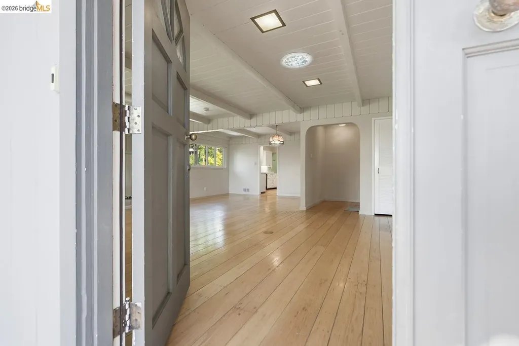 6480 Ascot Drive Oakland CA 94611
