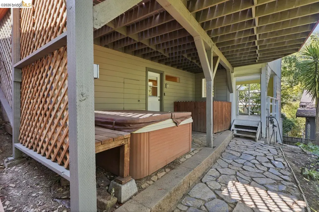 6480 Ascot Drive Oakland CA 94611