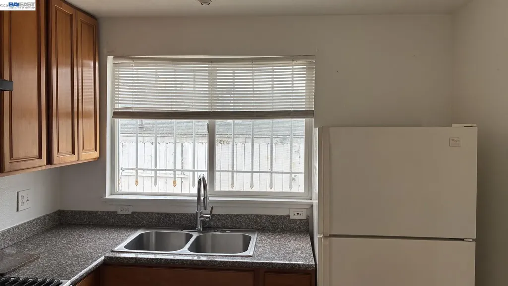 10469 West Court Oakland CA 94603