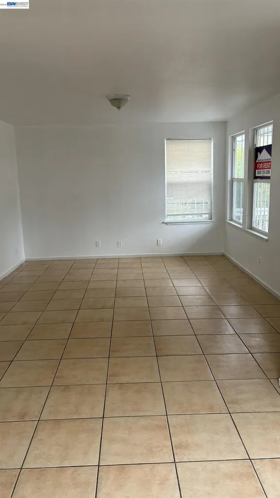 10469 West Court Oakland CA 94603