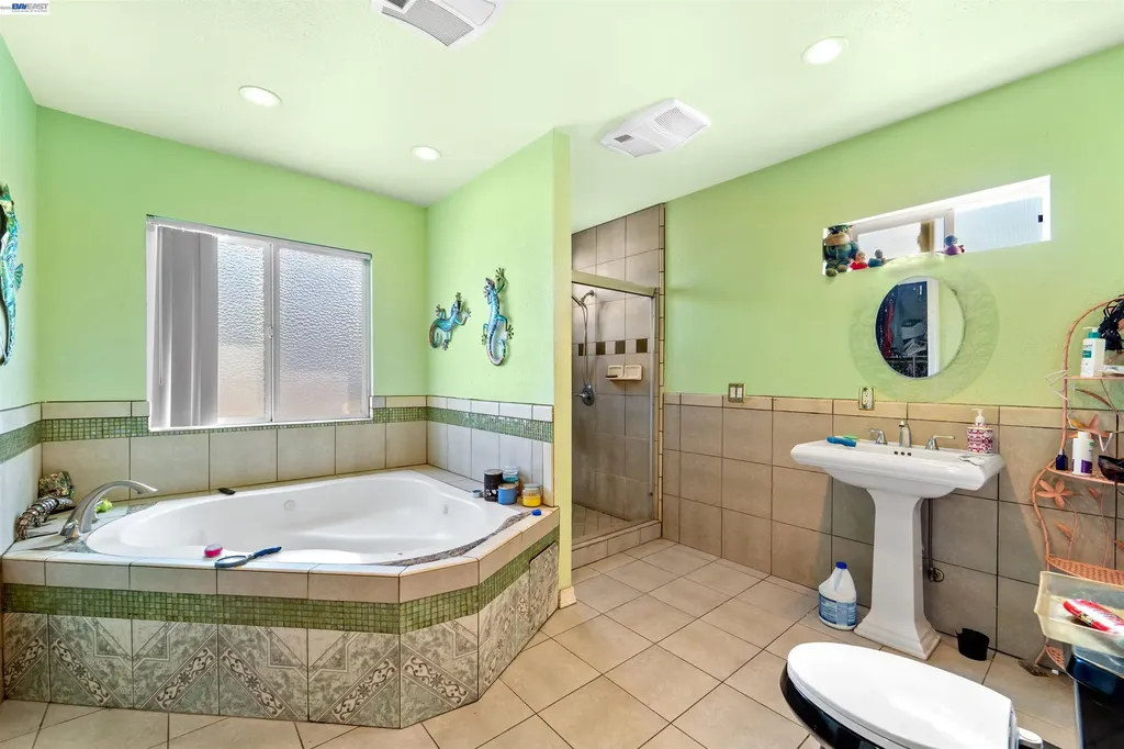 357 White Drive Hayward CA 94544