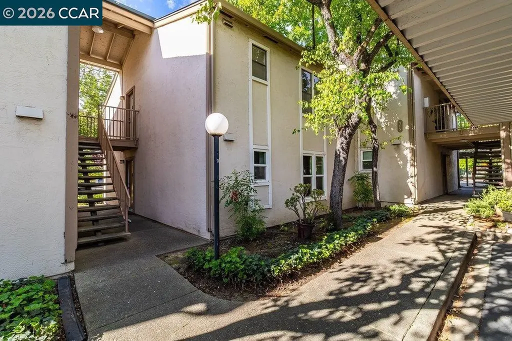 375 Camelback Drive Pleasant Hill CA 94523