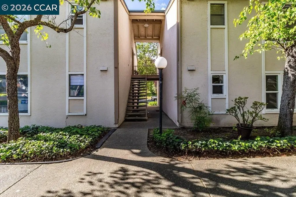 375 Camelback Drive Pleasant Hill CA 94523