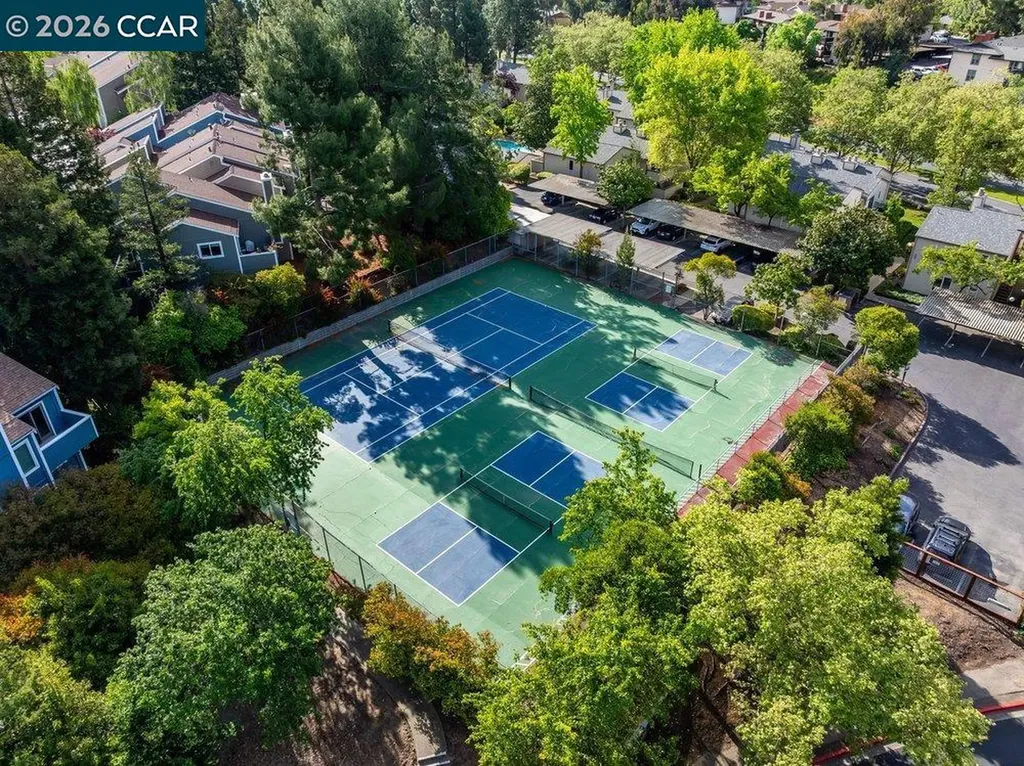 375 Camelback Drive Pleasant Hill CA 94523