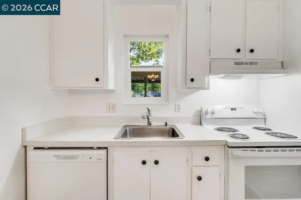 375 Camelback Drive Pleasant Hill CA 94523
