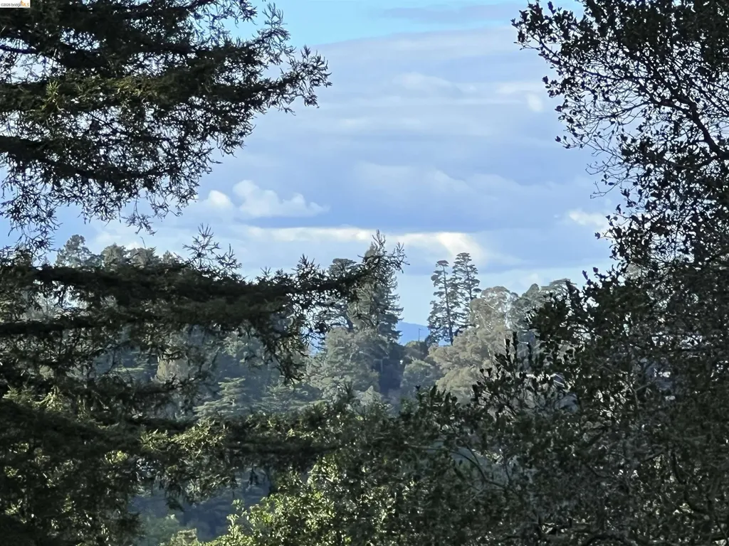 6595 Exeter Oakland CA 94611