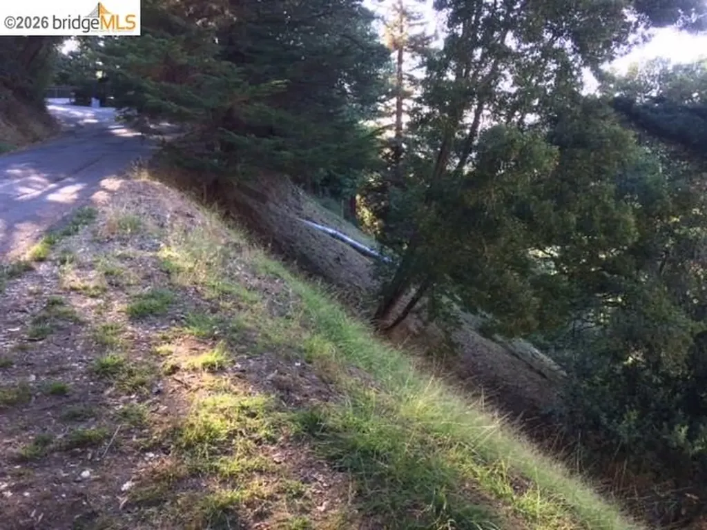 6595 Exeter Oakland CA 94611