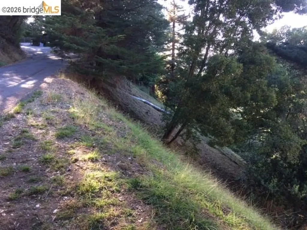 6595 Exeter Oakland CA 94611