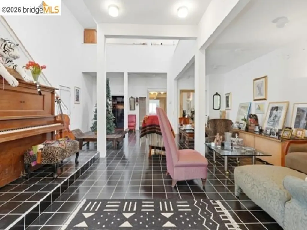 4105 Gregory Street Oakland CA 94619