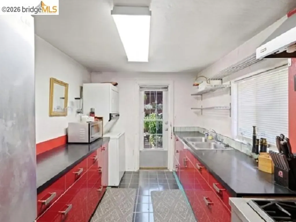 4105 Gregory Street Oakland CA 94619