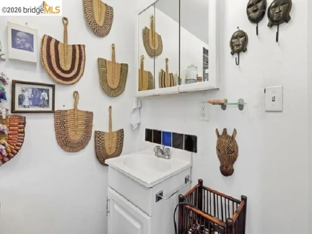 4105 Gregory Street Oakland CA 94619