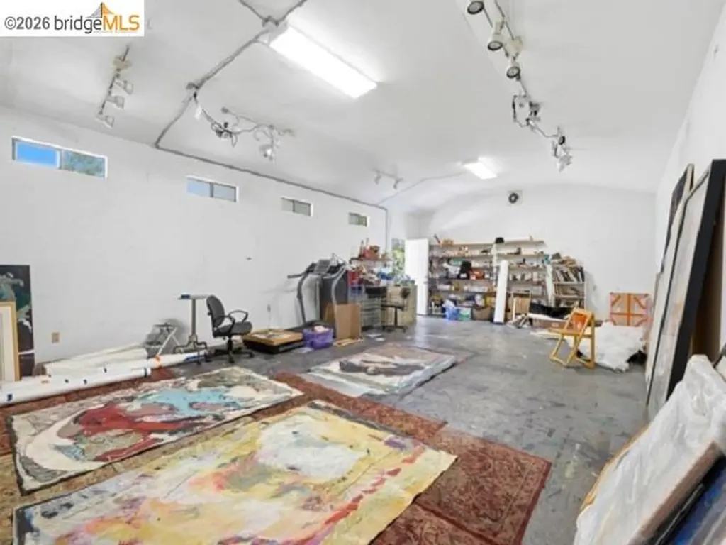 4105 Gregory Street Oakland CA 94619