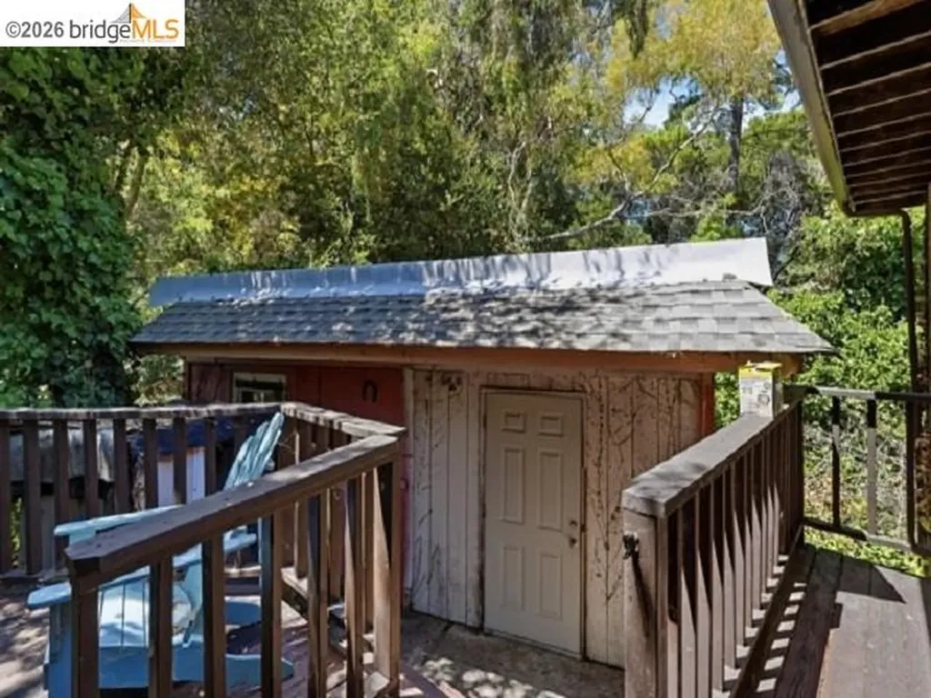 4105 Gregory Street Oakland CA 94619