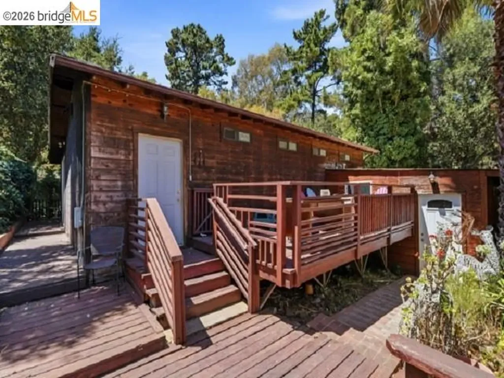 4105 Gregory Street Oakland CA 94619
