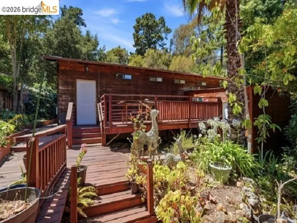 4105 Gregory Street Oakland CA 94619