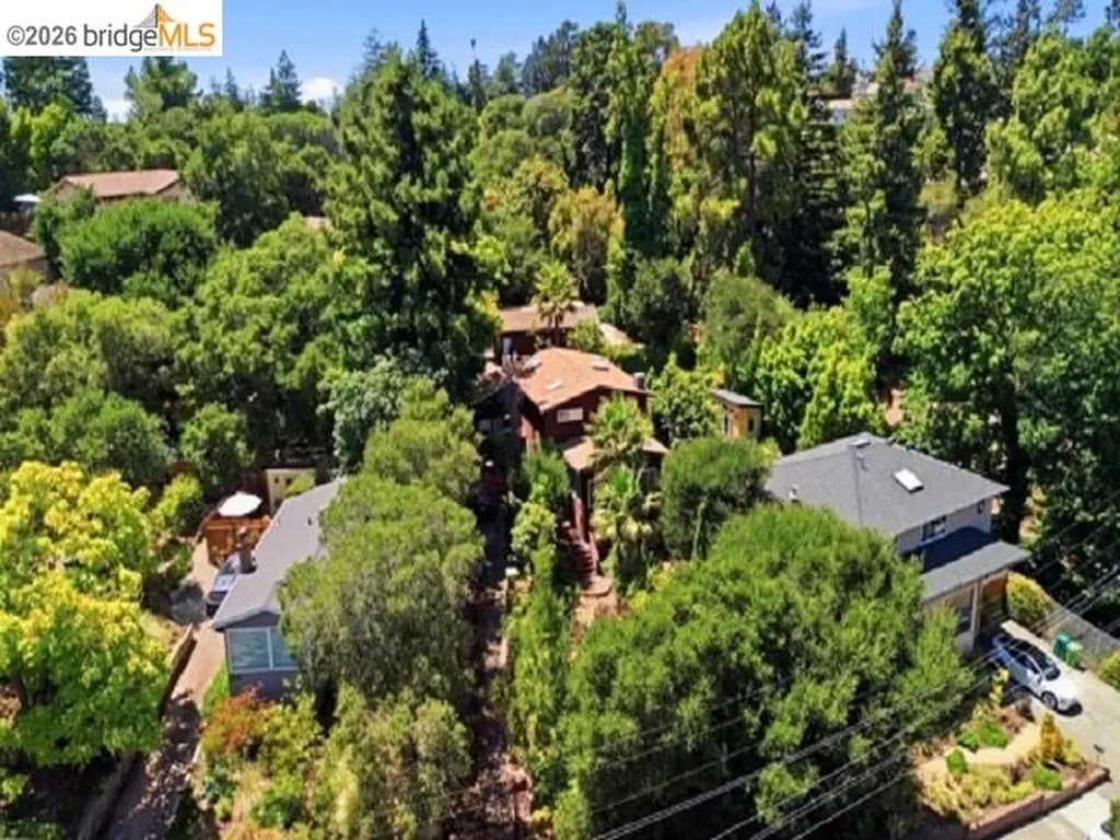 4105 Gregory Street Oakland CA 94619