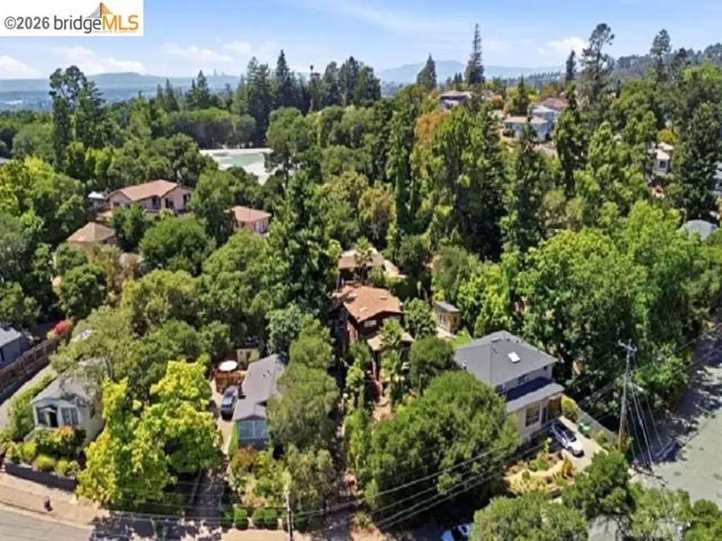 4105 Gregory Street Oakland CA 94619