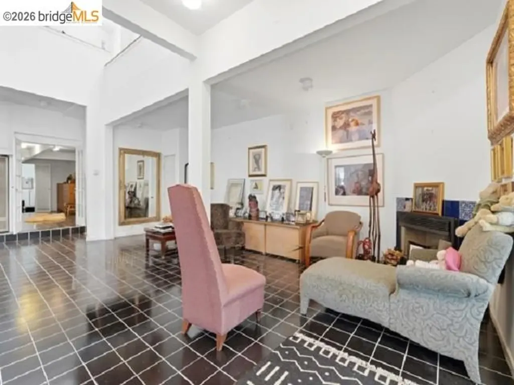 4105 Gregory Street Oakland CA 94619