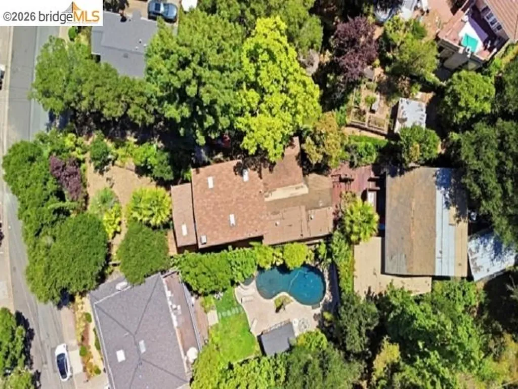4105 Gregory Street Oakland CA 94619