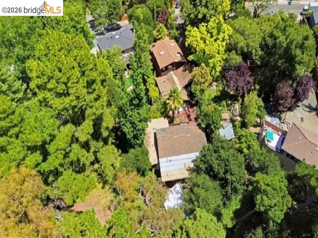 4105 Gregory Street Oakland CA 94619
