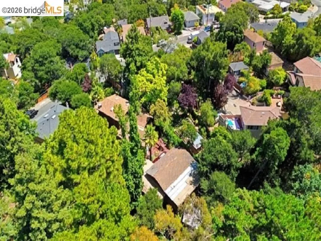 4105 Gregory Street Oakland CA 94619