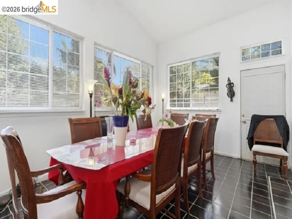 4105 Gregory Street Oakland CA 94619