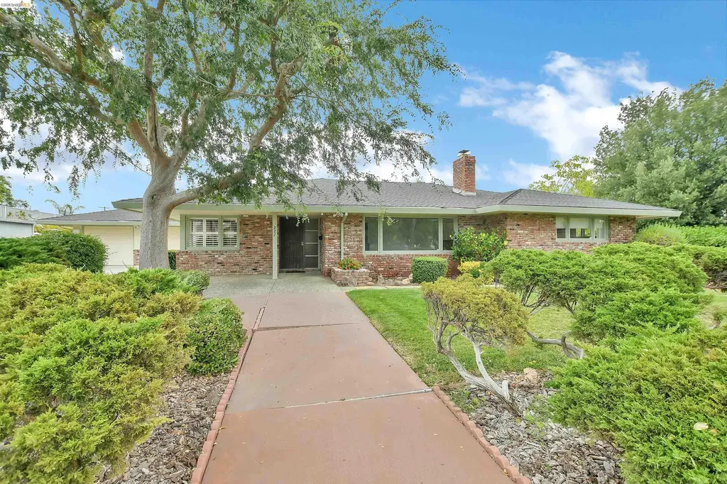 227 Pueblo Drive Pittsburg CA 94565