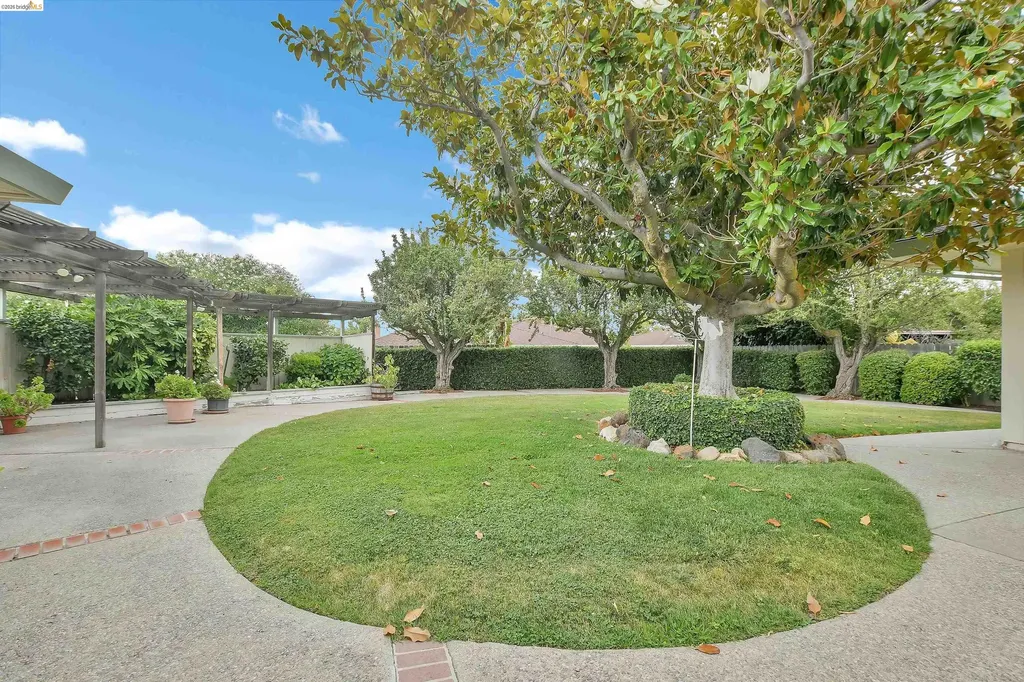 227 Pueblo Drive Pittsburg CA 94565
