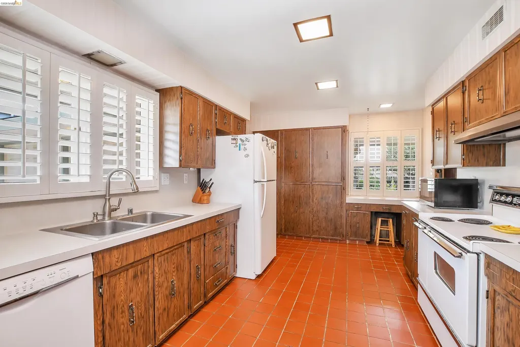 227 Pueblo Drive Pittsburg CA 94565